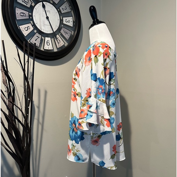 NWOT Jennie & Marlis Cream with Coral & Blue Flowered Blouse Size L - Picture 5 of 7